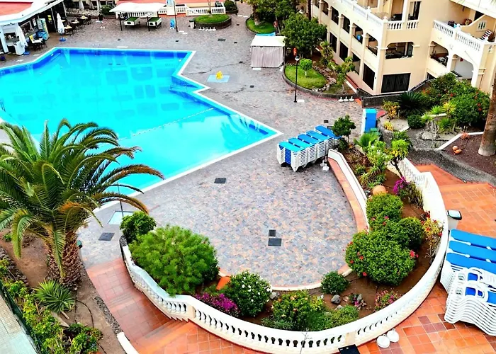 Spacious 3-Bedroom Duplex Apartment With Heated Pool & Ocean View In Castle Harbour, Arona