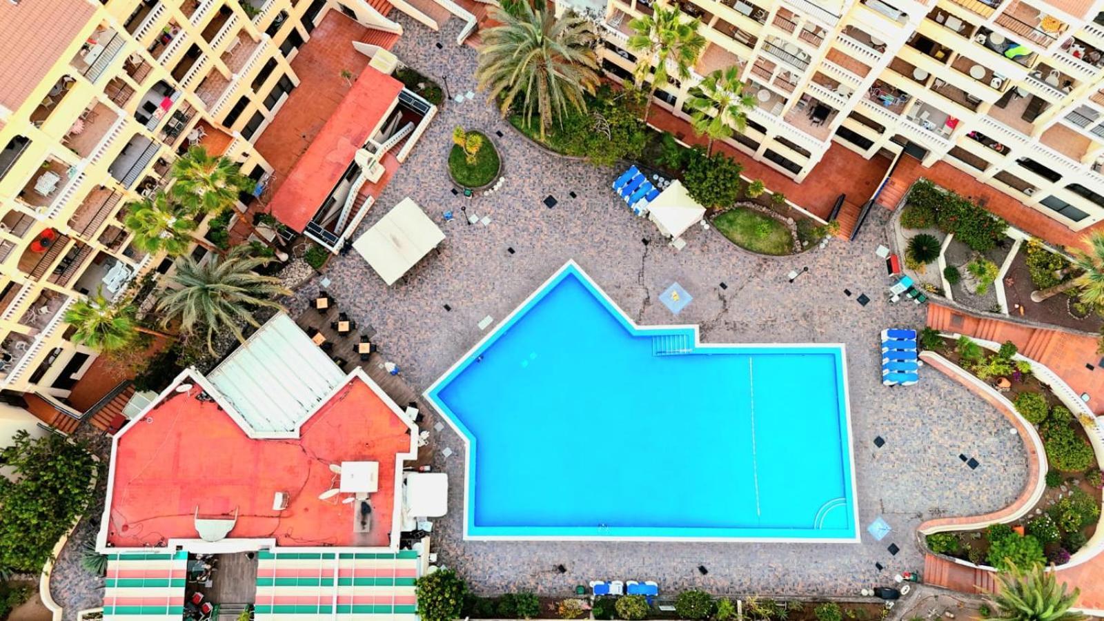 Spacious 3-bedroom Duplex With Heated Pool & Ocean View In Castle Harbour, Arona Appartement *