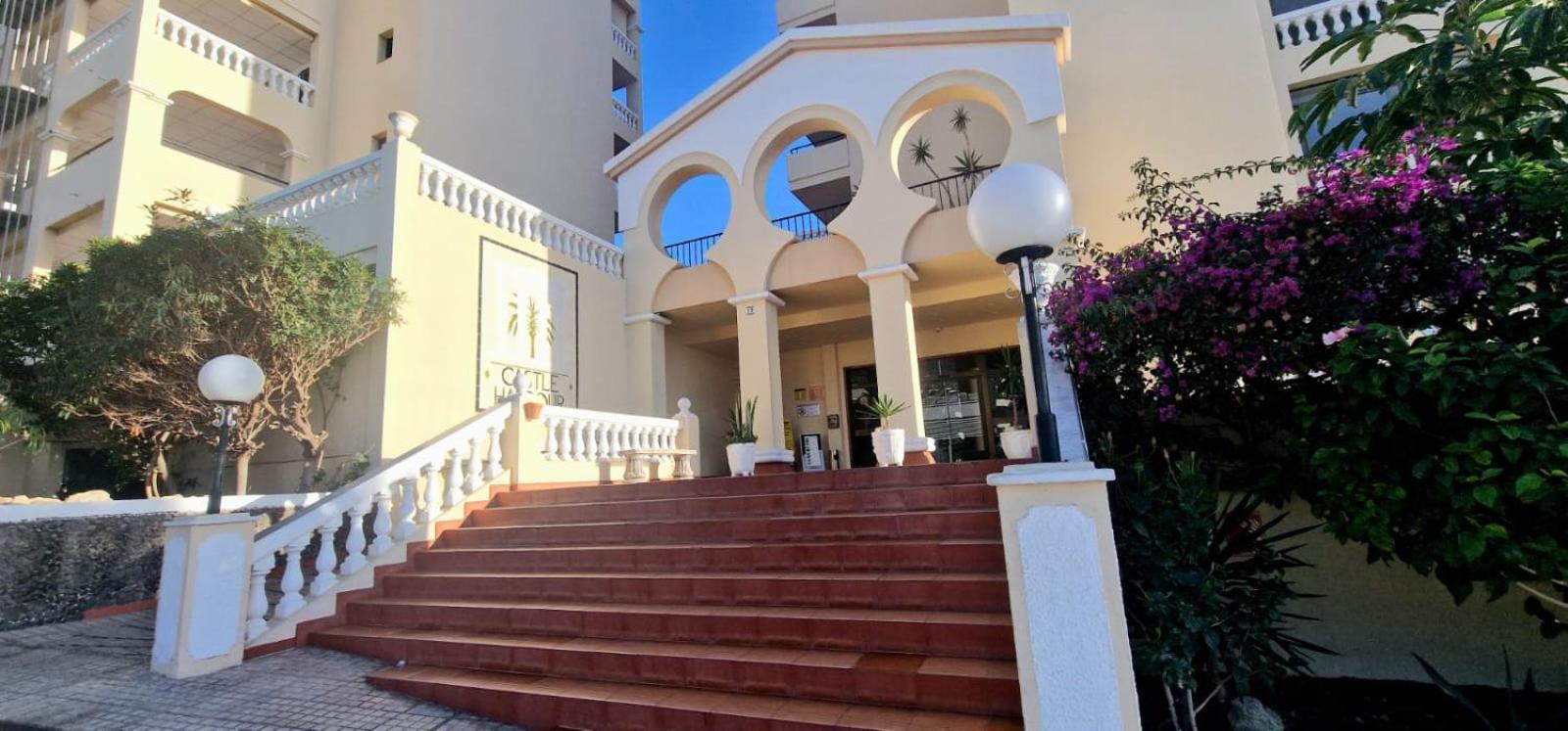 Appartement Spacious 3-bedroom Duplex With Heated Pool & Ocean View In Castle Harbour, Arona